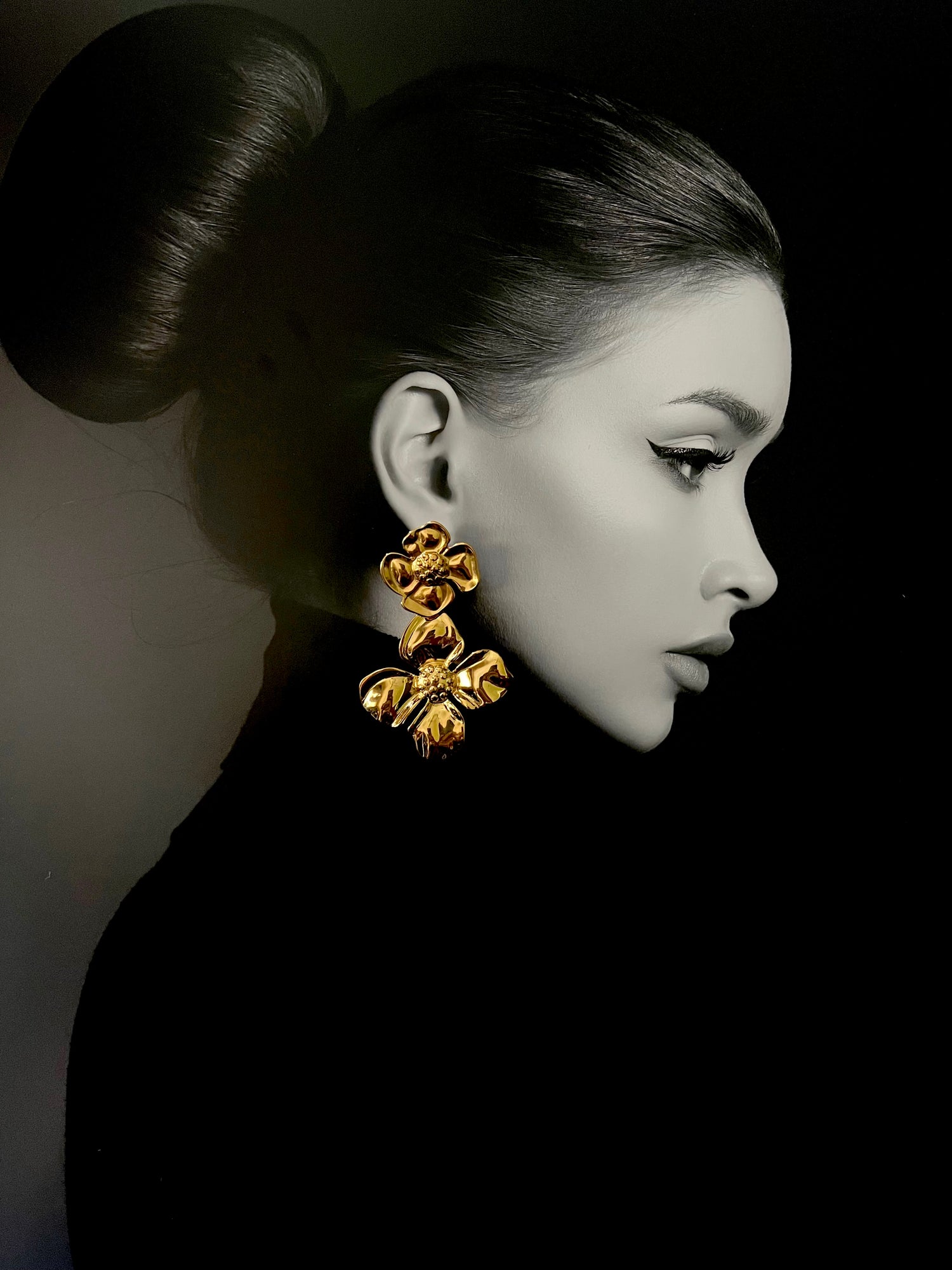 Chic Gold Floral Earrings